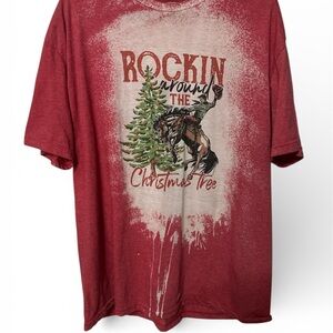 Gildan Red Christmas Graphic Tee